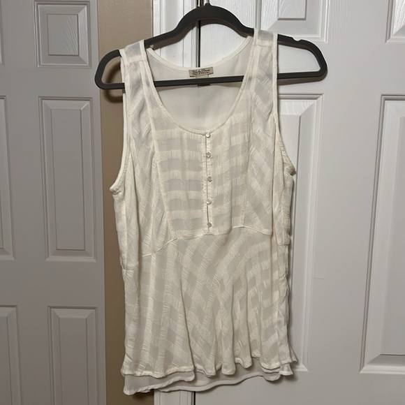Lucky Brand Tops - Lucky Brand Textured White Sleeveless Blouse